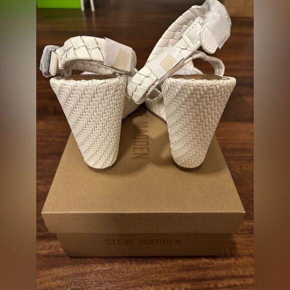 STEVE MADDEN Jylan Wedge Sandal in White *New In Box - Picture 5 of 10